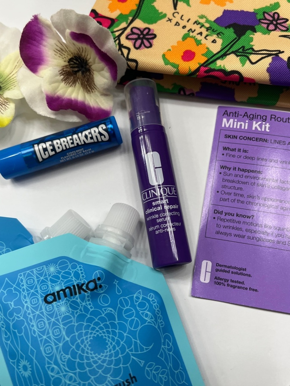 Clinique + Amika Anti-Aging Hydration Bundle - Picture 4 of 9